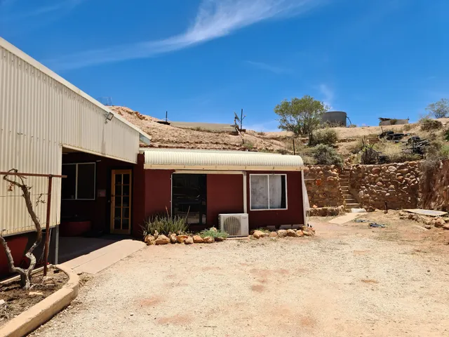 Fossickers Den Dugout Accommodation