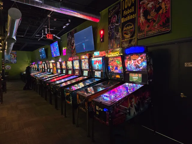 Lumberjack Johnny's Axe Throwing & Pinball