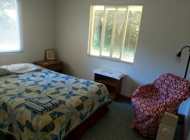 Lakeside Hostel & Guest House