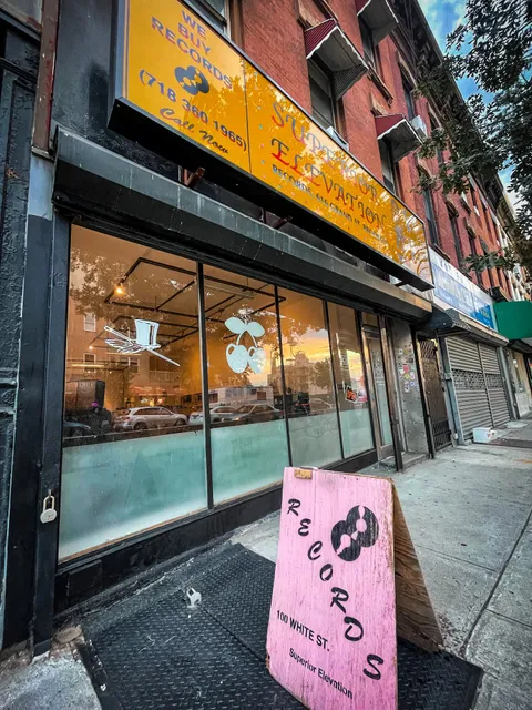 Superior Elevation Record Store / SE DJ SCHOOL