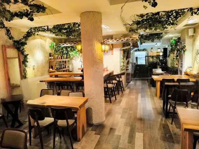 Λόγια δικά μας