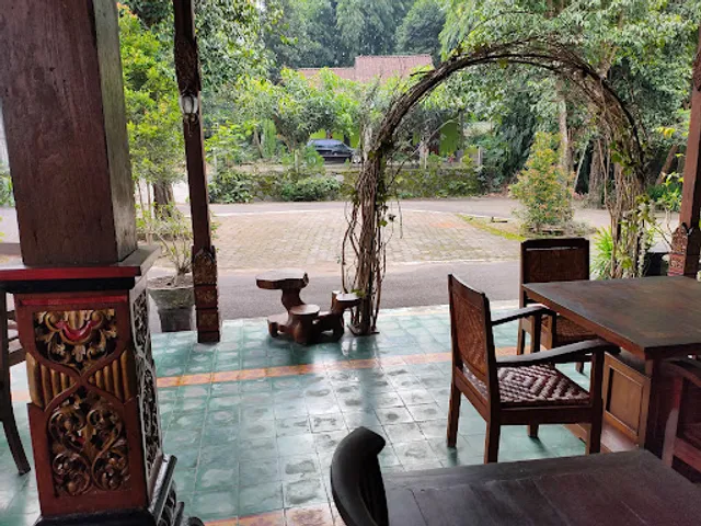 Omah Palgading Resto, Kost & Homestay