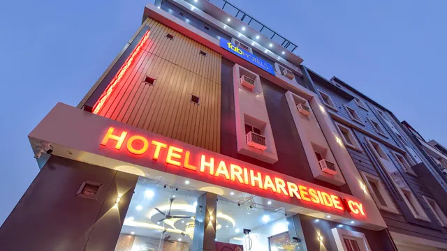 FabHotel Hari Residency