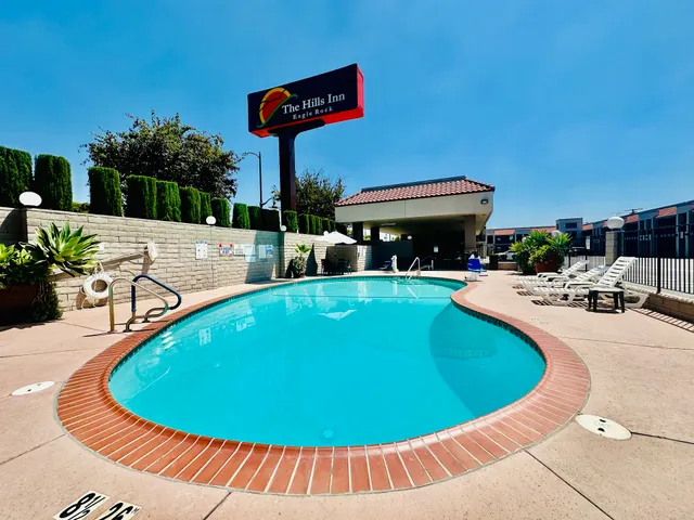 The Hills Inn Eagle Rock "Near Old Town Pasadena"