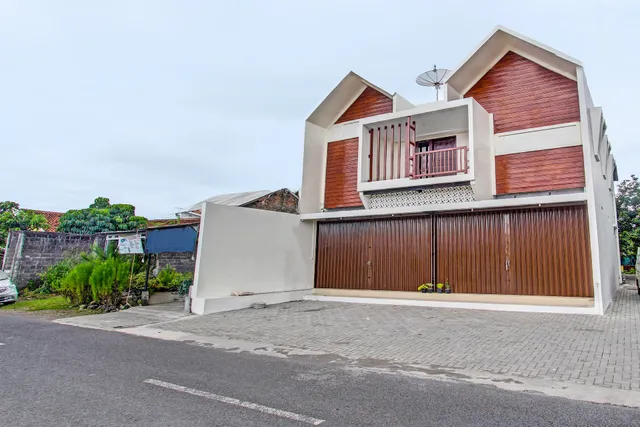 Super OYO 91816 Griya Putih