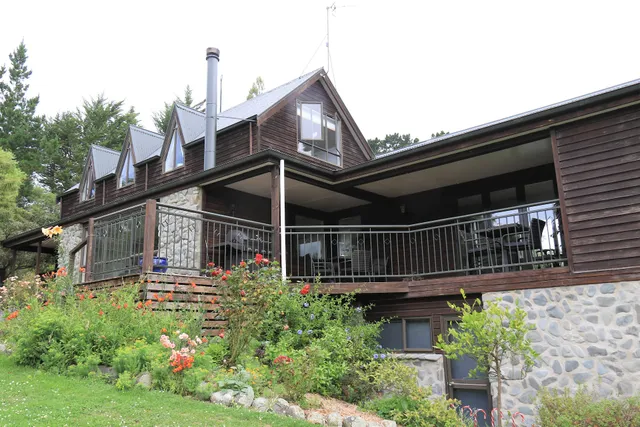 Riverstone House Bed and Breakfast