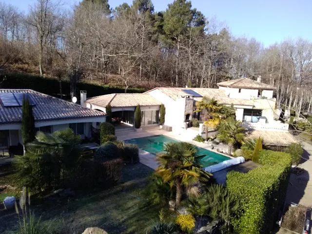 Le Mas Des Geais : Gite / Maison meublé avec piscine jacuzzi au sud périgueux