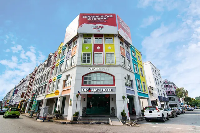Hotel Zamburger Plaza Mahkota