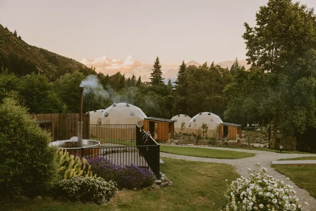 Cross Hill Lodge & Domes