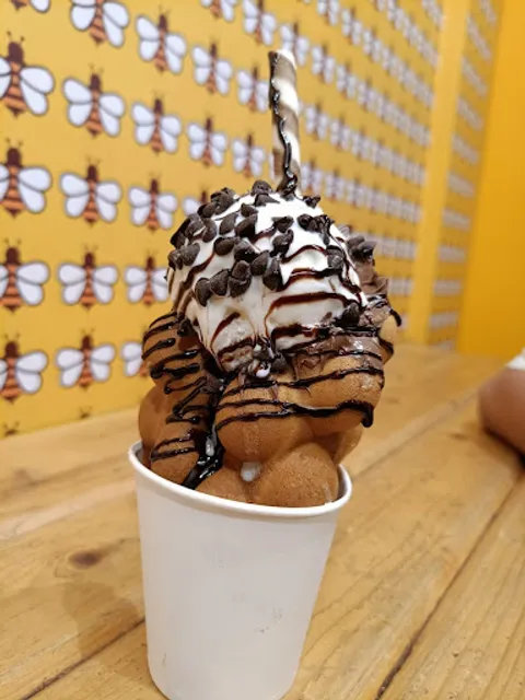 Bubble bee Waffles & Tea