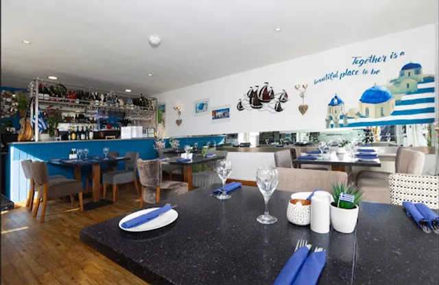 De L'Etang Greek Taverna & Accommodation