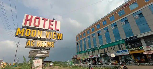 Collection O Hotel Moon View