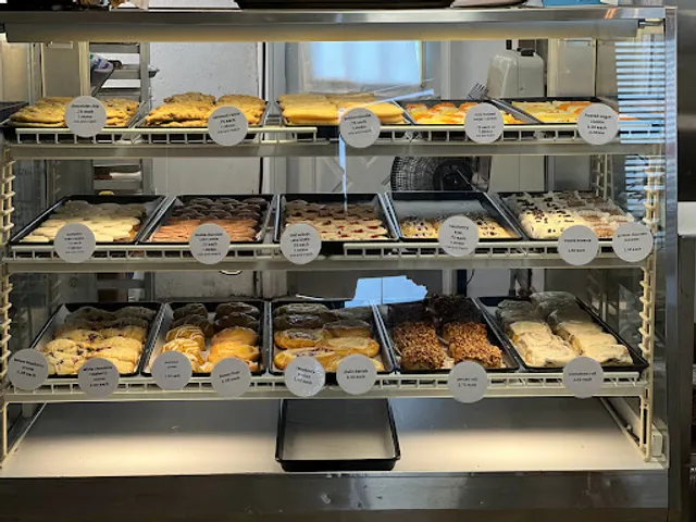 Country Cakes and Bakes