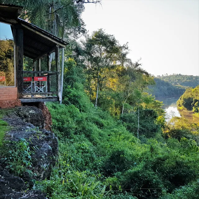 Cueva Miní Lodge & Adventure