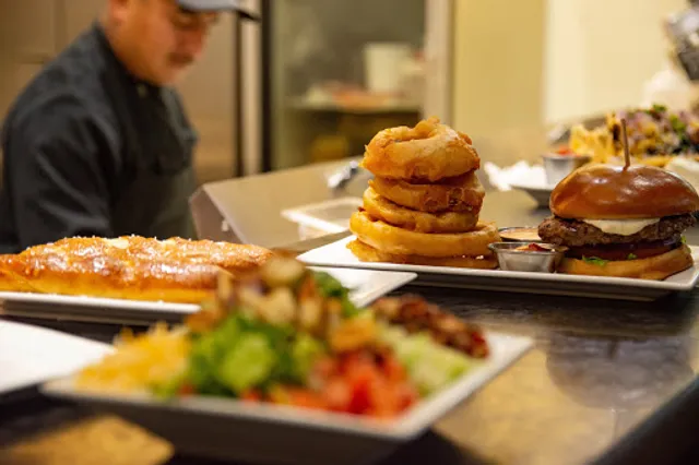 Burg & Barrel - Leawood