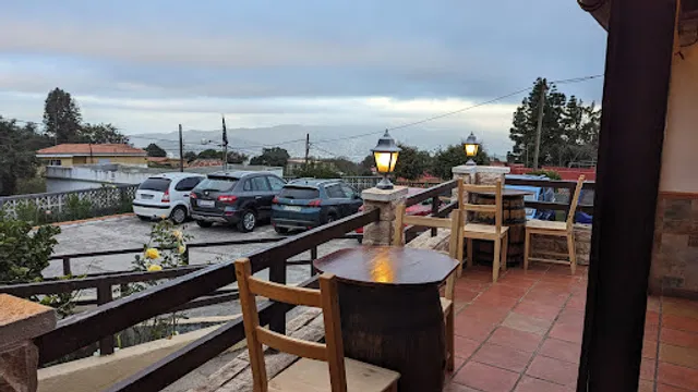 THE ROOTS RESTAURANTE