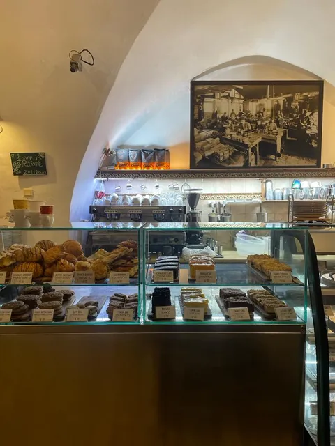 מתחם עמנואל (כנסיית המשיח) - Emanuel Centre (Christ Church)