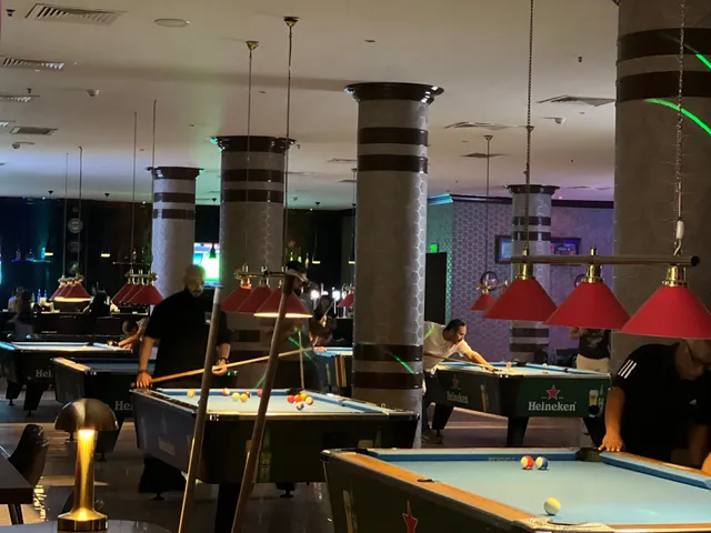 COSMO SPORTS LOUNGE