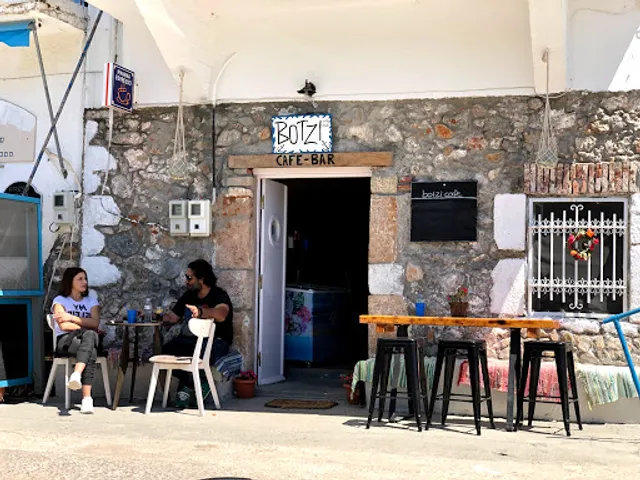 Botzi Cafe Bar