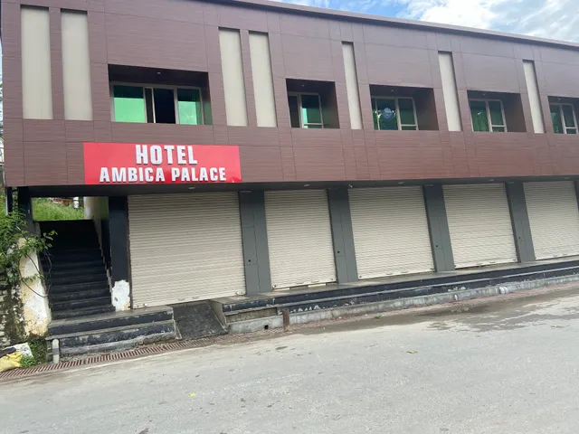 OYO 43433 Hotel Ambika Palace