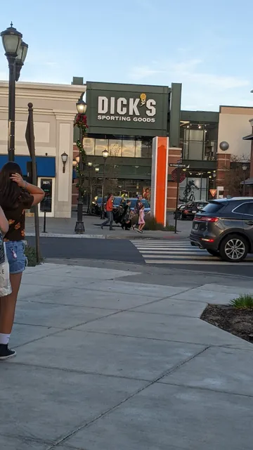 DICK'S Sporting Goods