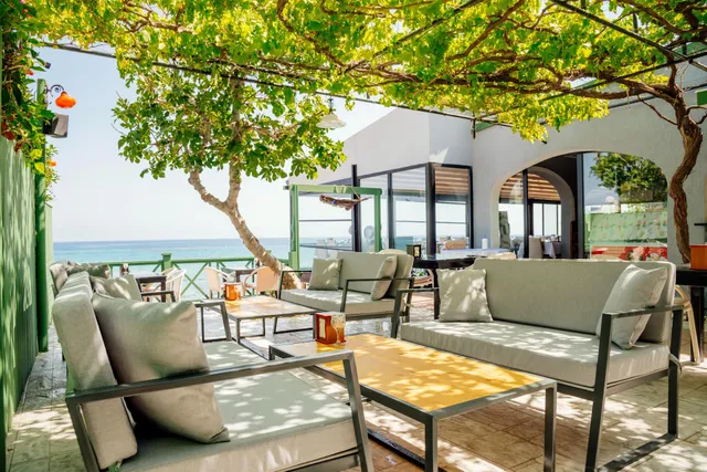 Driftwood - Restaurant, Bar & Beach