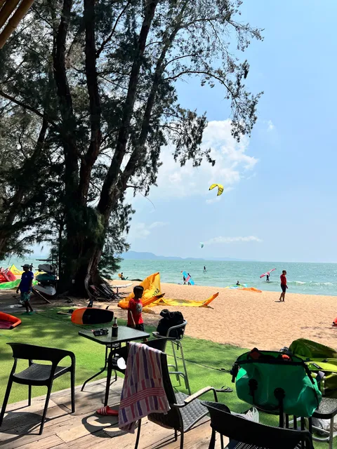 Clubloongchat : Wing Foiling / Windsurfing Club / Kitesurfing School Pattaya