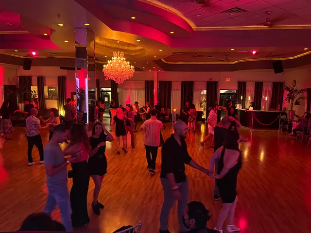 Salsa Heat Dance Studio - Salsa and Bachata classes