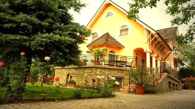 Barackvirág Panzió