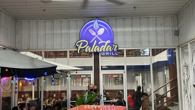 El Paladar Bar & Grill