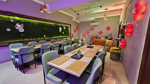 Chinoo's Cafe and restro