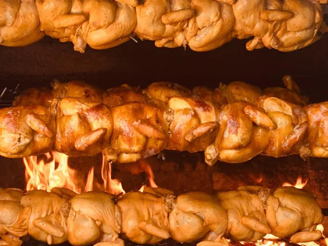 Pollos A La Leña Lobito