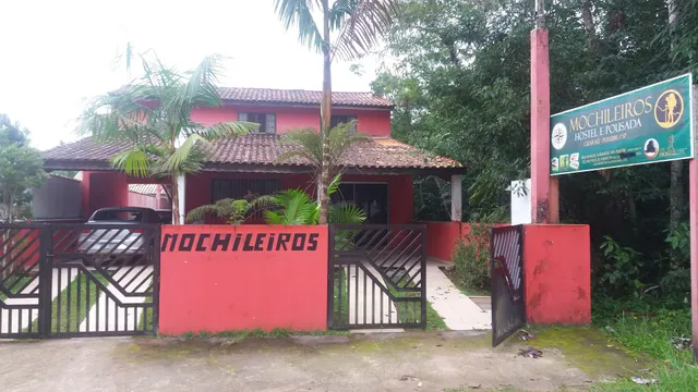 Mochileiros pousada e Observação de Aves