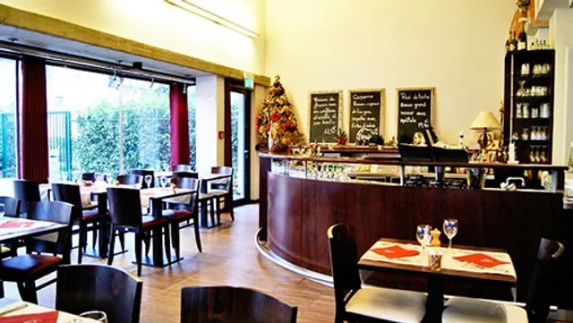 Resto-Bistro Club 5 am Park