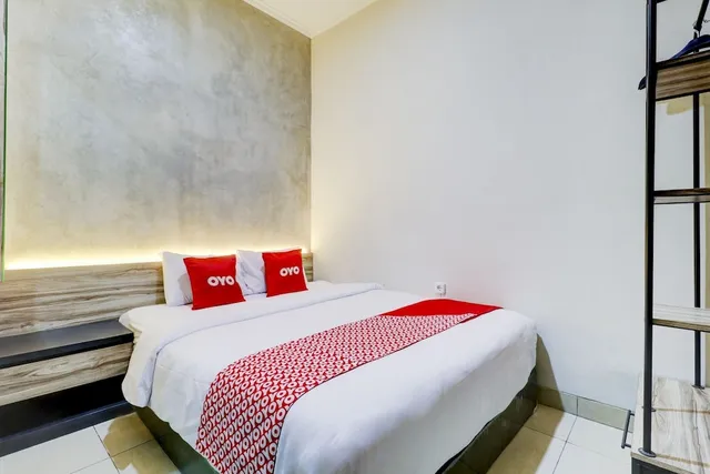 OYO 90215 Ada Residence