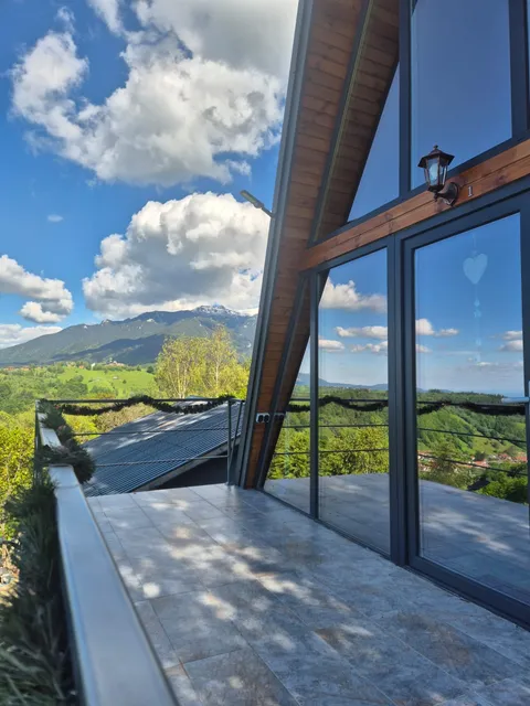 A-frame muchia scortii