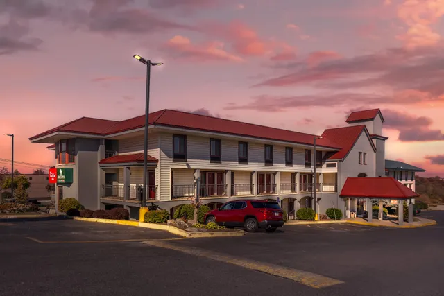 HomeTowne Studios Lancaster