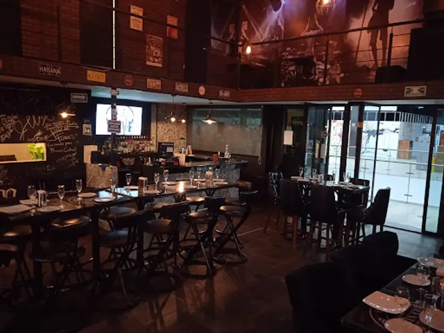 BARRIO CENTRO, TERRAZA & BAR ( Golden music )