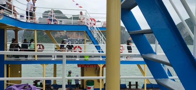 Sunshine Cat Ba Hostel