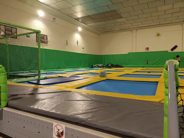 TRAMPOLIN HIGH JUMP