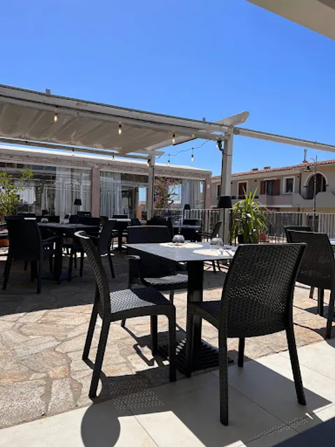 West Villasimius, ristorante pizzeria cocktail bar