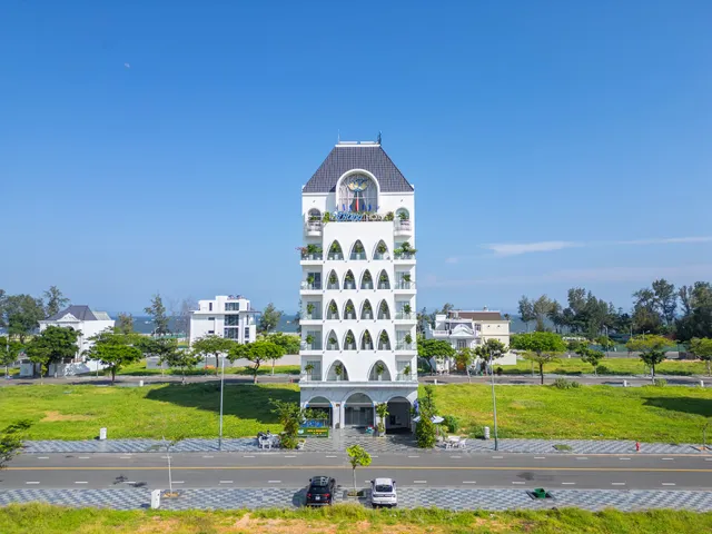 Tiffany Hotel & Restaurant