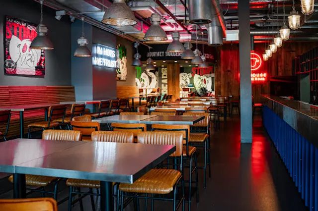 Holy Cow! Gourmet Burger Co. LAUSANNE EPFL