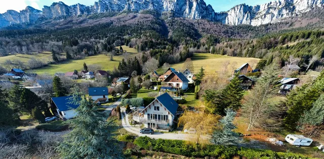 Gîtes du Petit Roc : maison et appartement