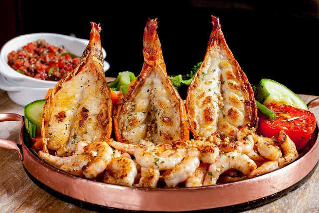 Camarada Camarão Shopping Center Norte: Camarões, Peixes, Happy Hour, Restaurante, SP