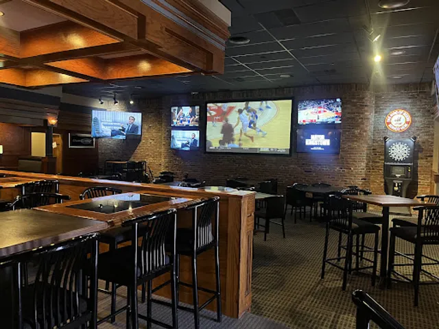 Mulligans Grill & Pub - Sports Bar