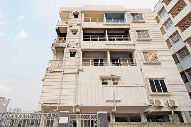 Goroomgo Royal Galaxy Newtown Kolkata