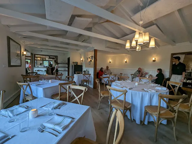 R.AIRE at The Hampton Maid