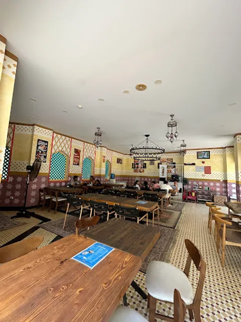 Maharaja Lounge - Authentic Indian 100% Veg Restaurant (Vinwonder)