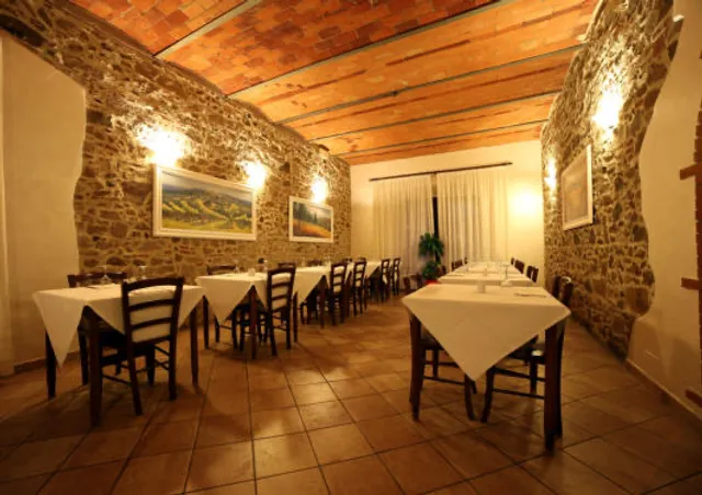 LOCANDA ROMA sleep & food